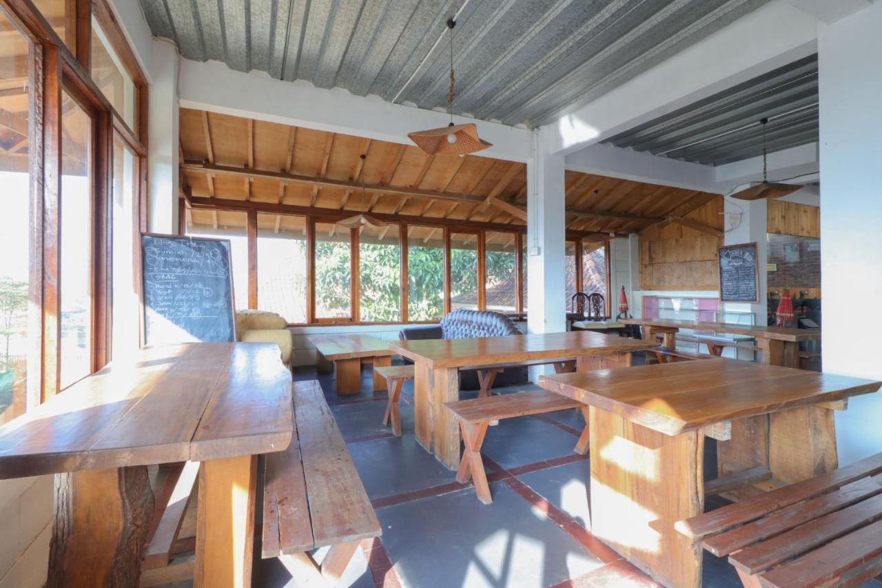 Lembur Incu Syariah Villa & Resto Лембанг Экстерьер фото