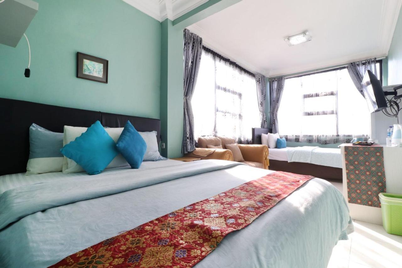 Lembur Incu Syariah Villa & Resto Лембанг Экстерьер фото