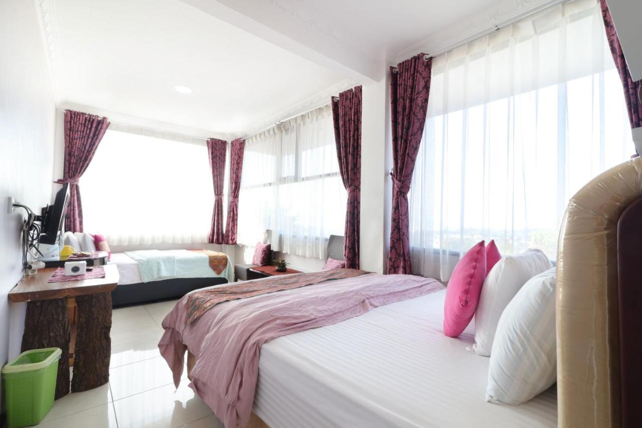 Lembur Incu Syariah Villa & Resto Лембанг Экстерьер фото