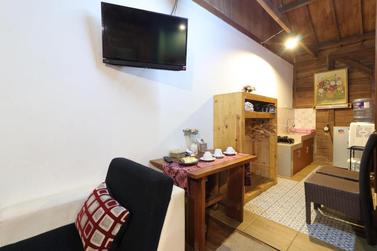 Lembur Incu Syariah Villa & Resto Лембанг Экстерьер фото