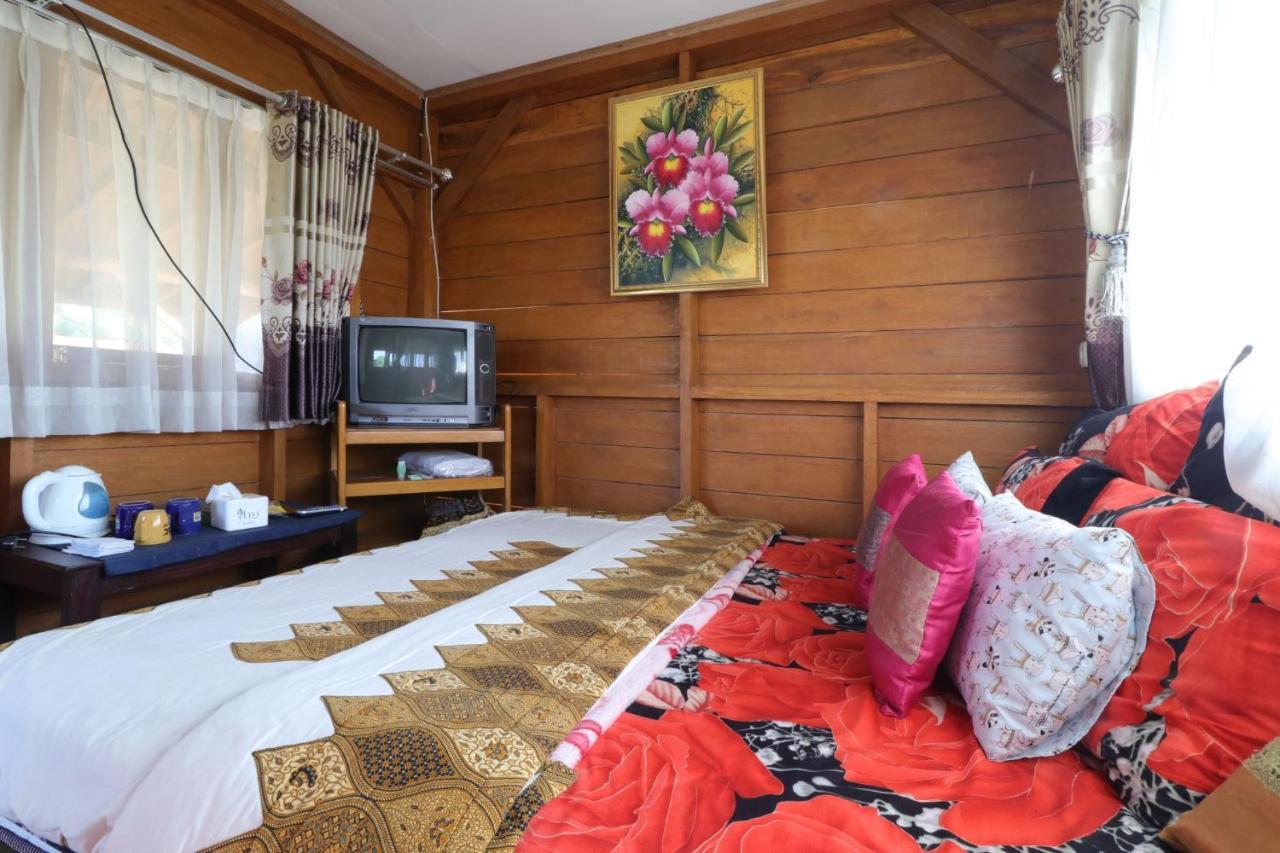 Lembur Incu Syariah Villa & Resto Лембанг Экстерьер фото
