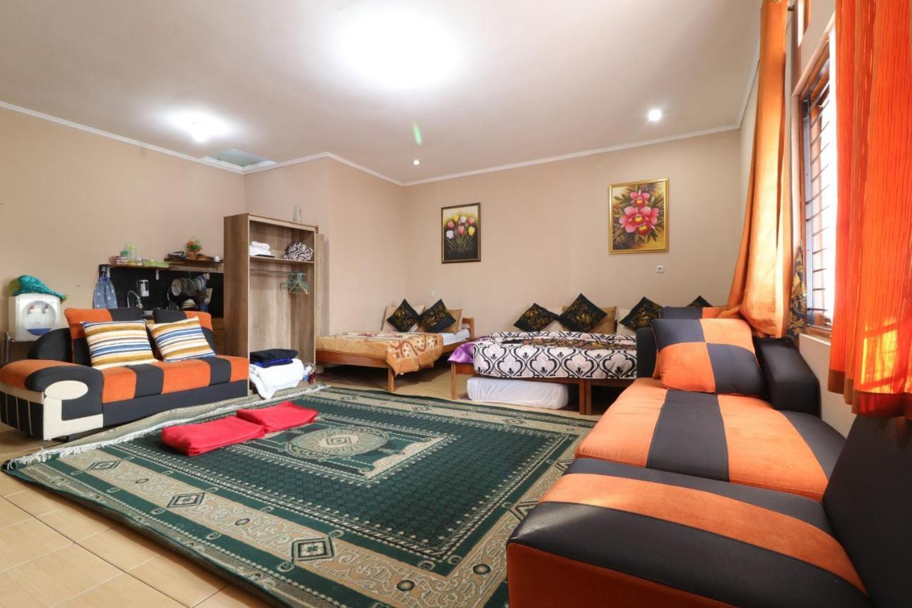 Lembur Incu Syariah Villa & Resto Лембанг Экстерьер фото