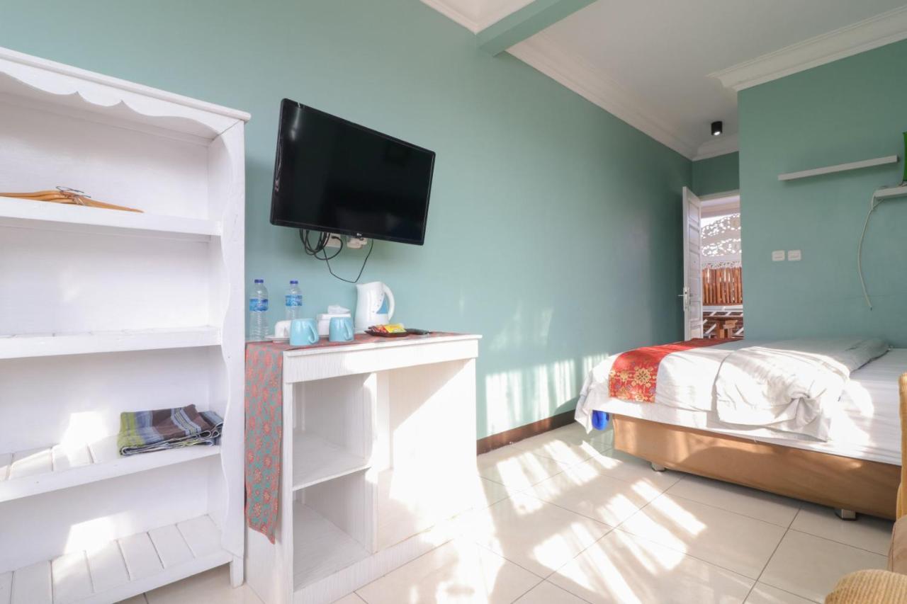 Lembur Incu Syariah Villa & Resto Лембанг Экстерьер фото