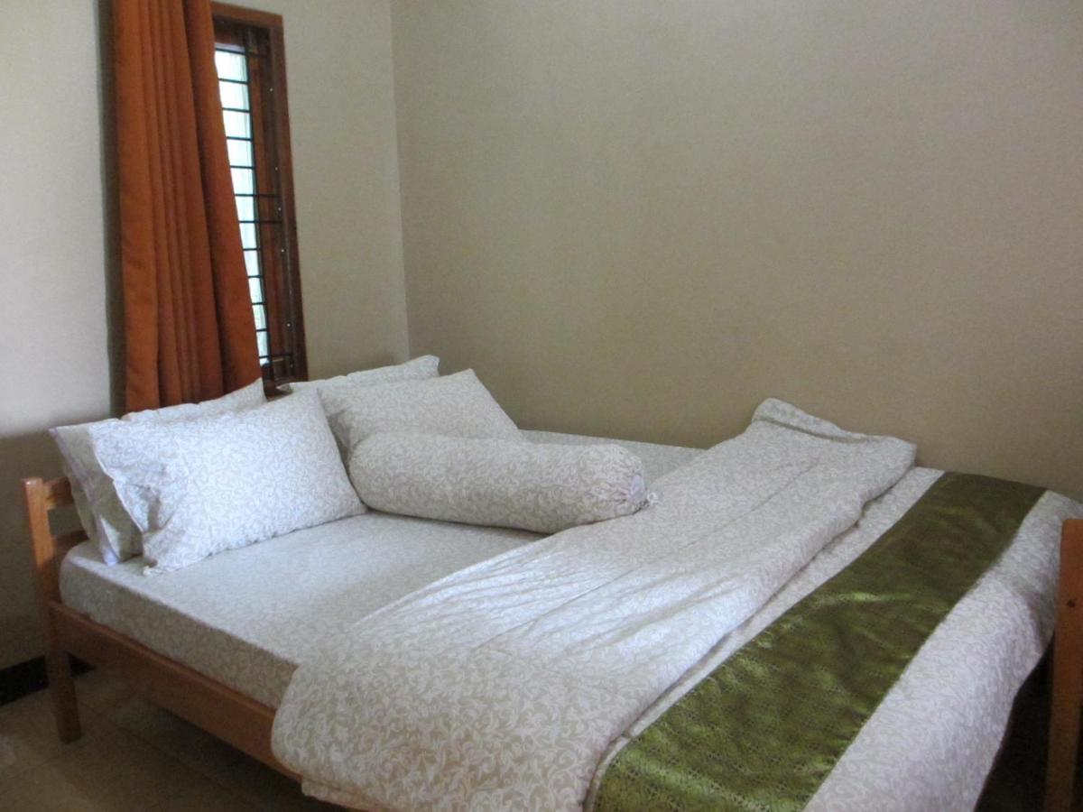 Lembur Incu Syariah Villa & Resto Лембанг Экстерьер фото