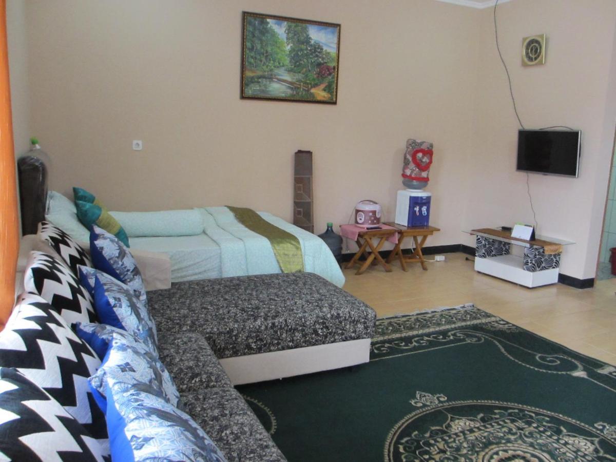 Lembur Incu Syariah Villa & Resto Лембанг Экстерьер фото
